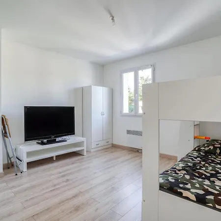 Grande Maison Jardin Terrasse Moderne Parking 12 Pers Holiday home