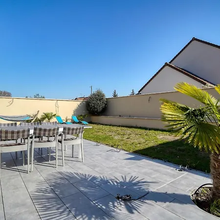 Grande Maison Jardin Terrasse Moderne Parking 12 Pers Holiday home Limetz