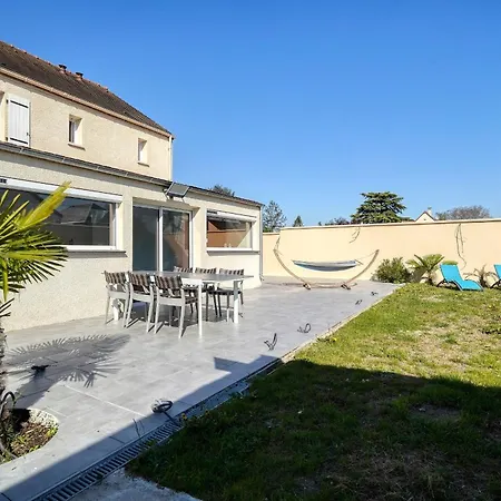 Holiday home Grande Maison Jardin Terrasse Moderne Parking 12 Pers Limetz