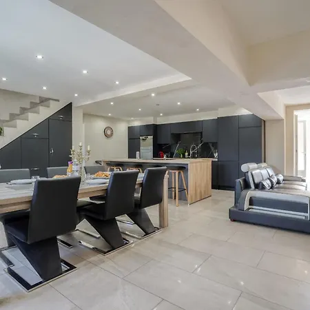 Grande Maison Jardin Terrasse Moderne Parking 12 Pers Limetz