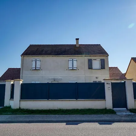 Holiday home Grande Maison Jardin Terrasse Moderne Parking 12 Pers