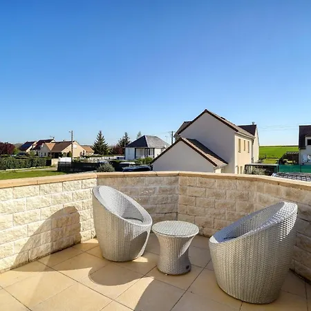 Holiday home Grande Maison Jardin Terrasse Moderne Parking 12 Pers